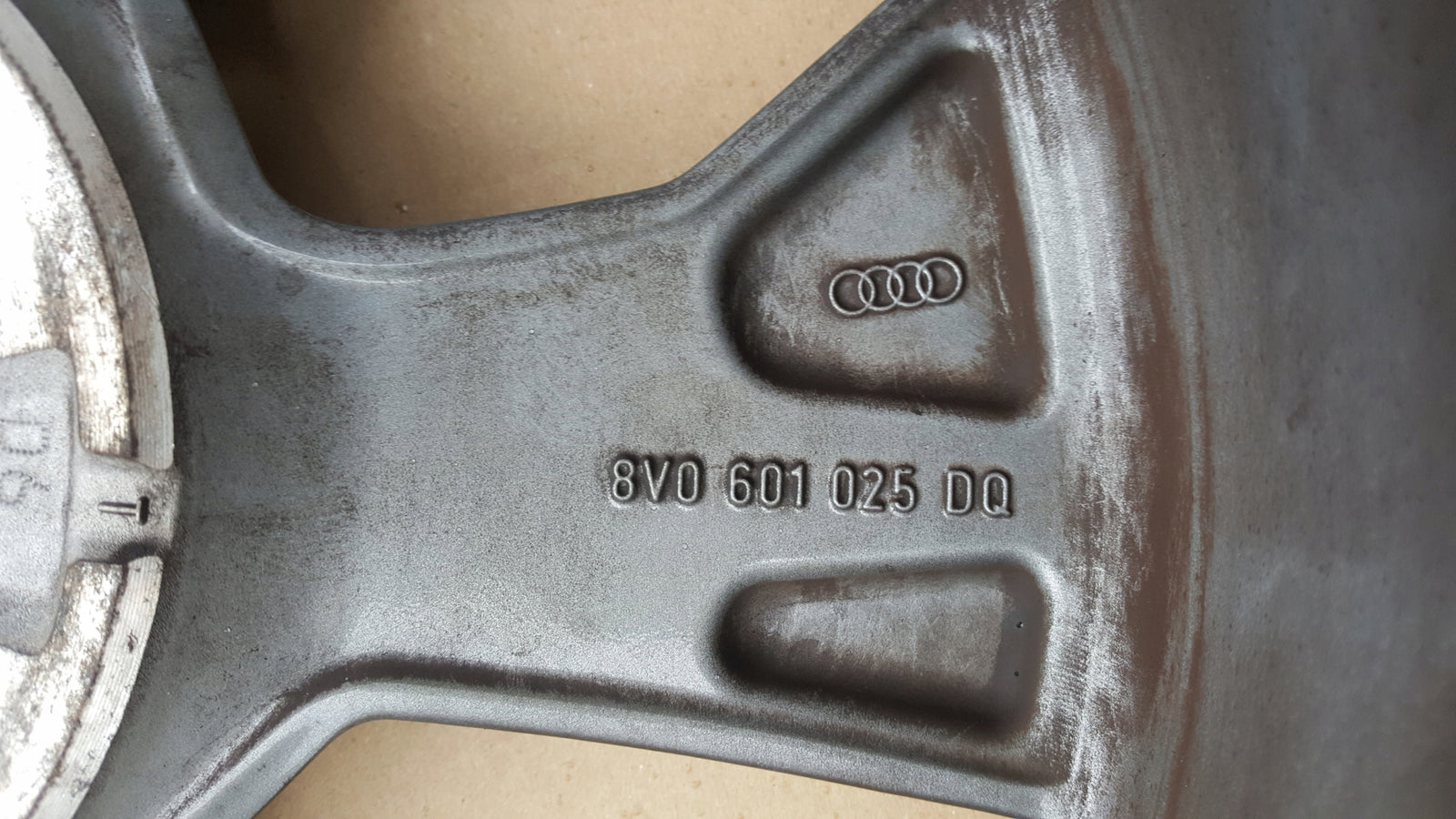 AUDI A3 8V FELGA 7,5JX17 ET51 8V0801025 DQ