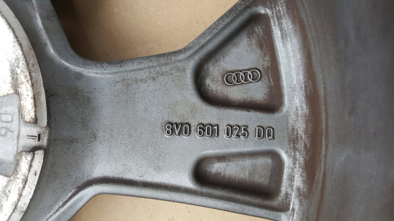 AUDI A3 8V FELGA 7,5JX17 ET51 8V0801025 DQ