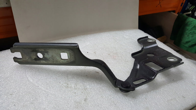 Lewy zawiasy maski VW CADDY 2K7823301B demontaż