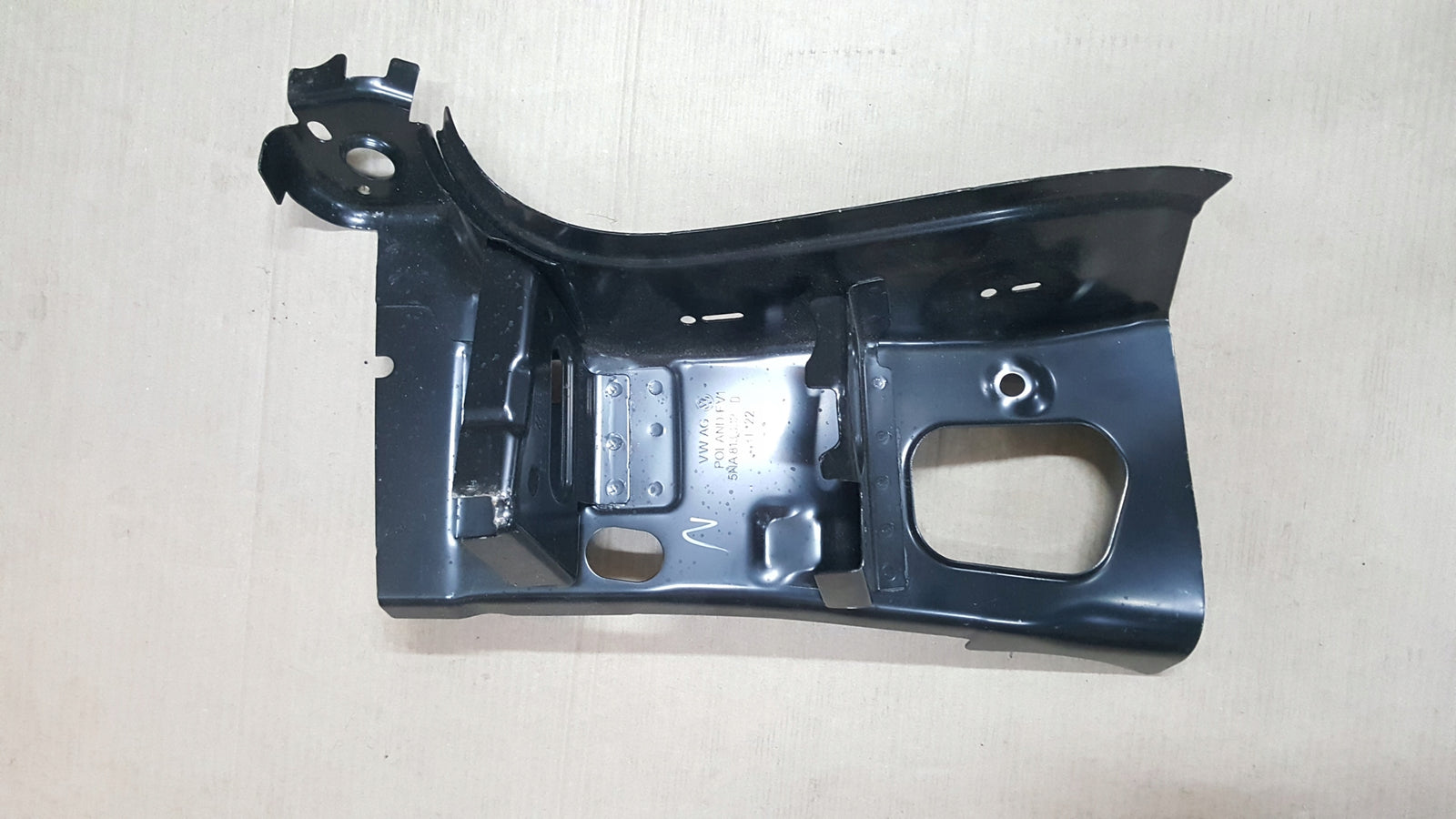VW TIGUAN 5NA OKULAR PAS TYŁ PRAWY 5NA813332D