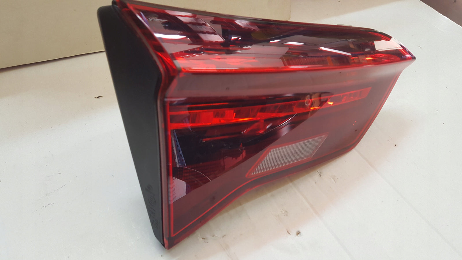 Kompletna tylna lewa lampa LED VW T-ROC 2GA945093B 2GA945095D demontaż