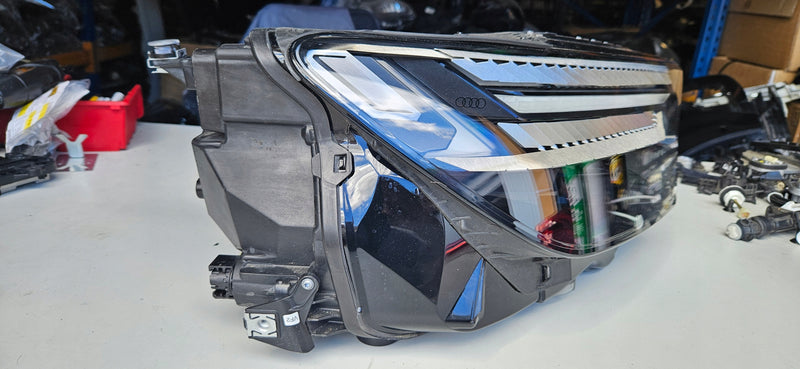 Pr kompletny Matrix laser AUDI Q4 E-TRON 89A941036
