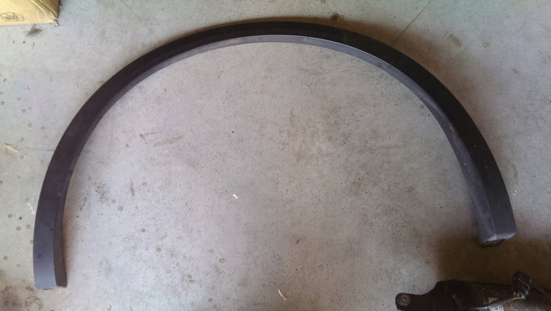 Listwa błotnika prawy tył VW TOUAREG 3 760853818