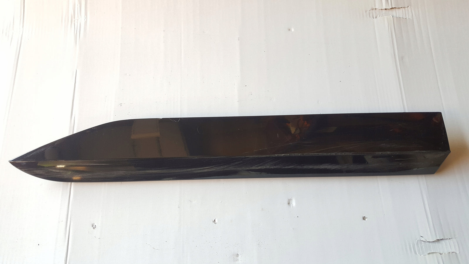 Listwa drzwi PR tył SKODA SUPERB 3V0854950 demonta