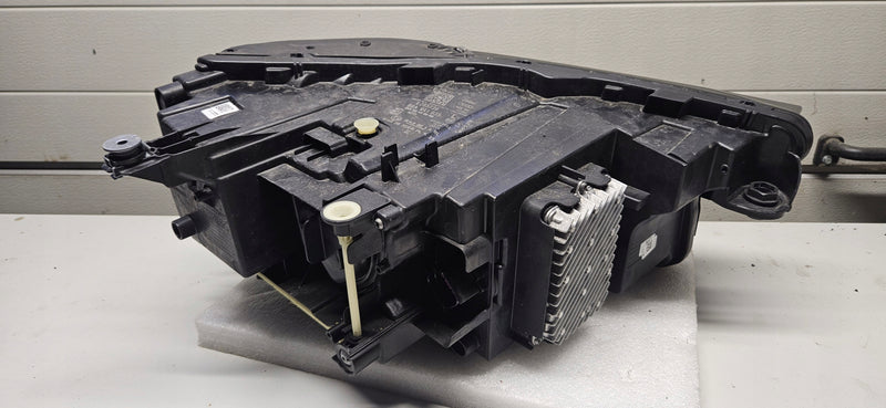 Le kompletny Matrix laser AUDI Q4 E-TRON 89A941035 IDEAŁ 2022r