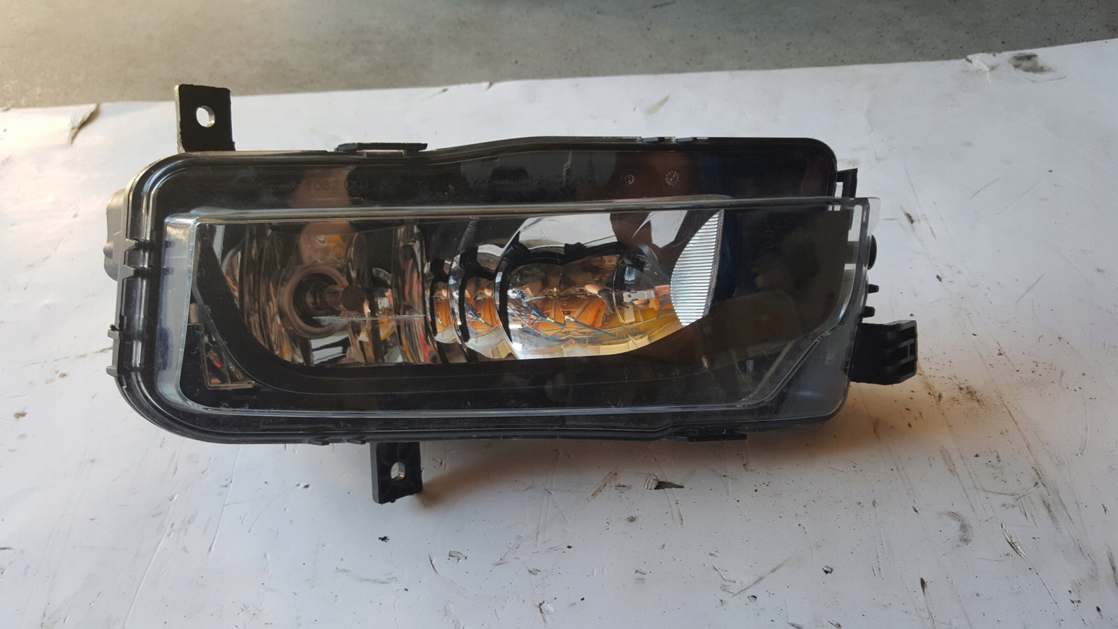 VW T6 HALOGEN PRAWY 7E0941662B 15r->