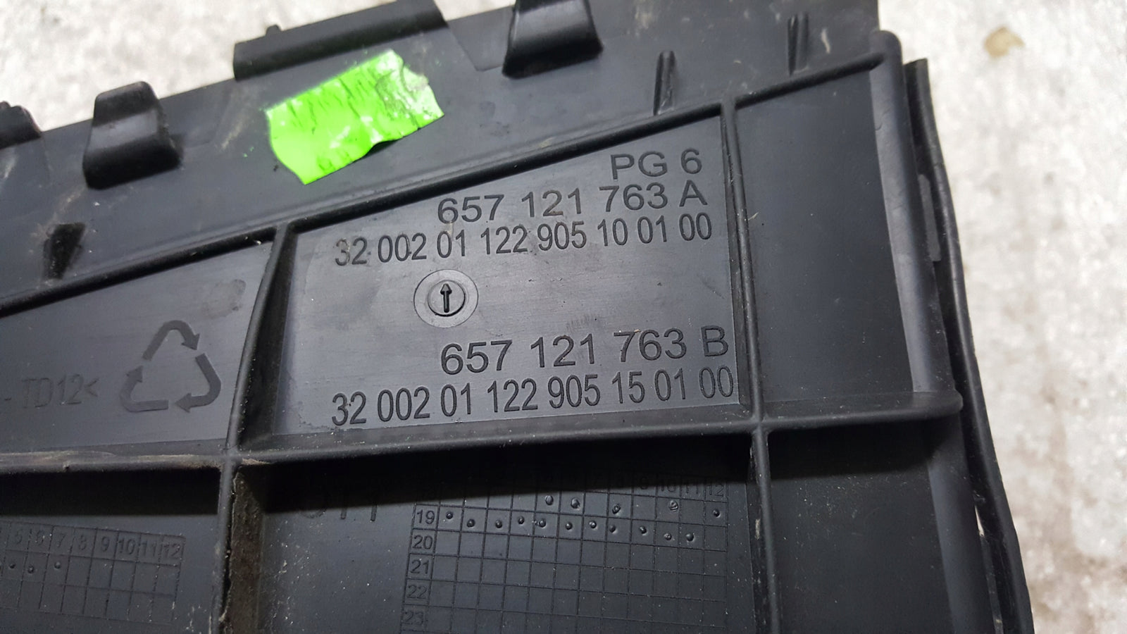 KIEROWNICA POWIETRZA ZDERZAKA LEWA SKODA SCALA 657121763 657121763A