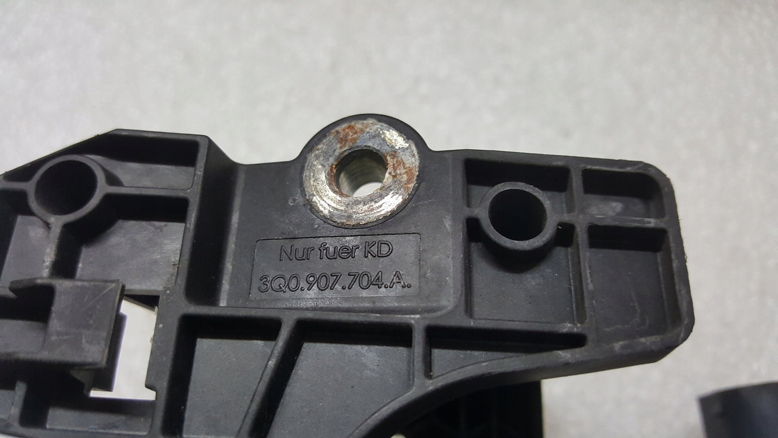 Radar sensor distronic ACC VW PASSAT B8 SKODA SUPERB 3Q0907561B 3Q0907704A