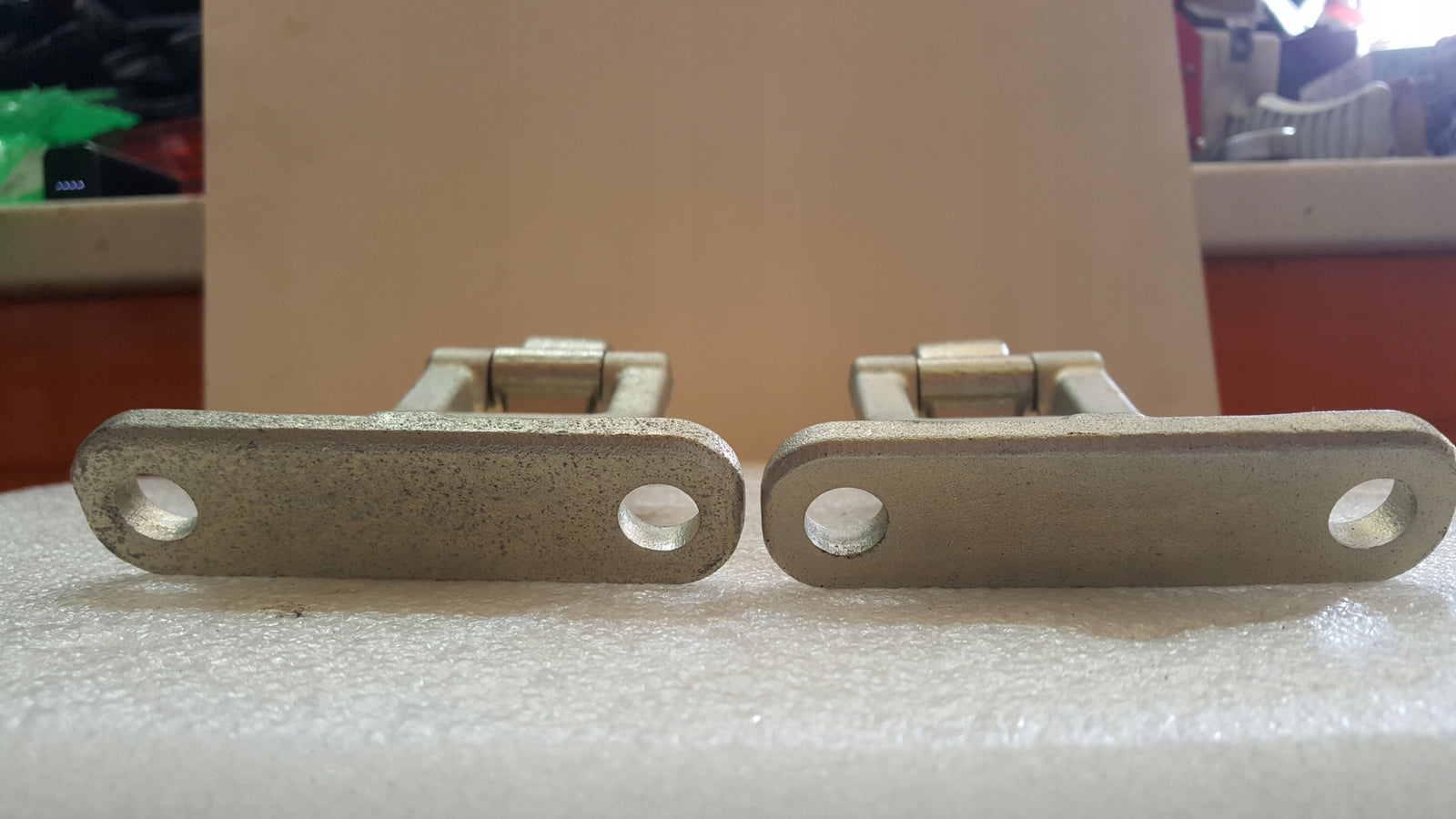 Zawiasy klapy LE+PR VW CADDY 2K7827153A/154A NOWE