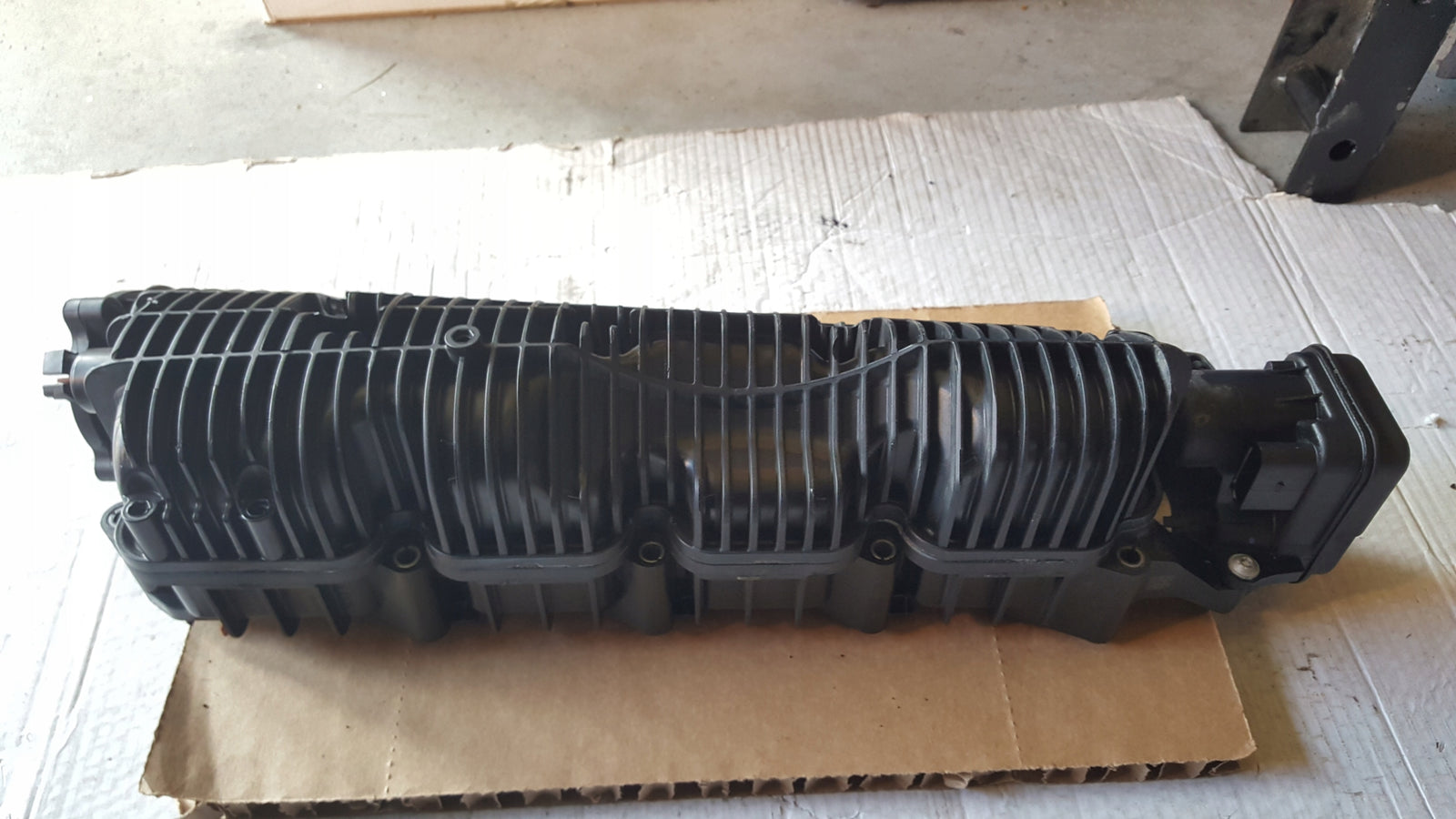 Kolektor ssący lewy 4.0 TDI VW TOUAREG AUDI A8 Q7 Q8 057129711BF demontaż