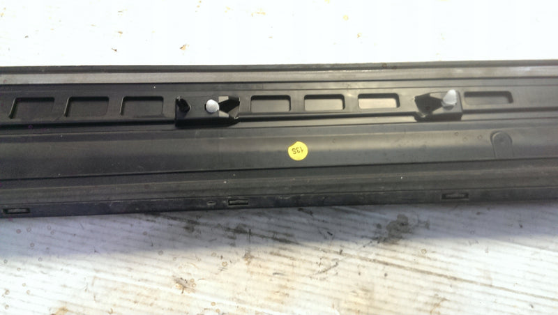 Listwa drzwi LE przód AUDI Q2 81A853959B demontaż