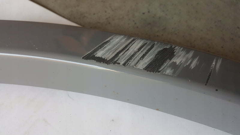 Listwa błotnika prawy przód AUDI Q7 4M0853718K demontaż