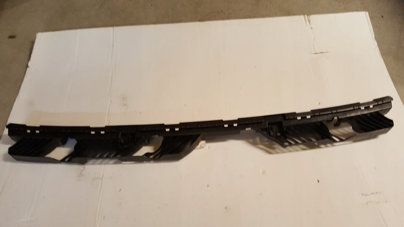 Wspornik ślizg zderzaka tył VW TOURAN 5TA807863