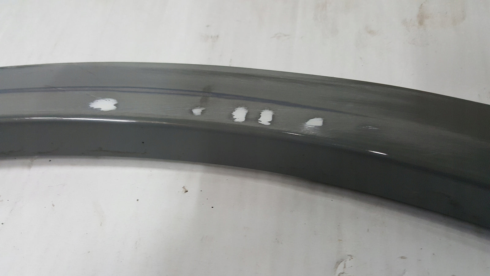 Listwa błotnika PR tył AUDI Q5 80A853818A demontaż