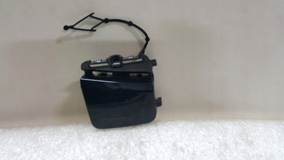 Zaślepka haka zderzaka przedniego VW GOLF VIII 5H0807241D demontaż