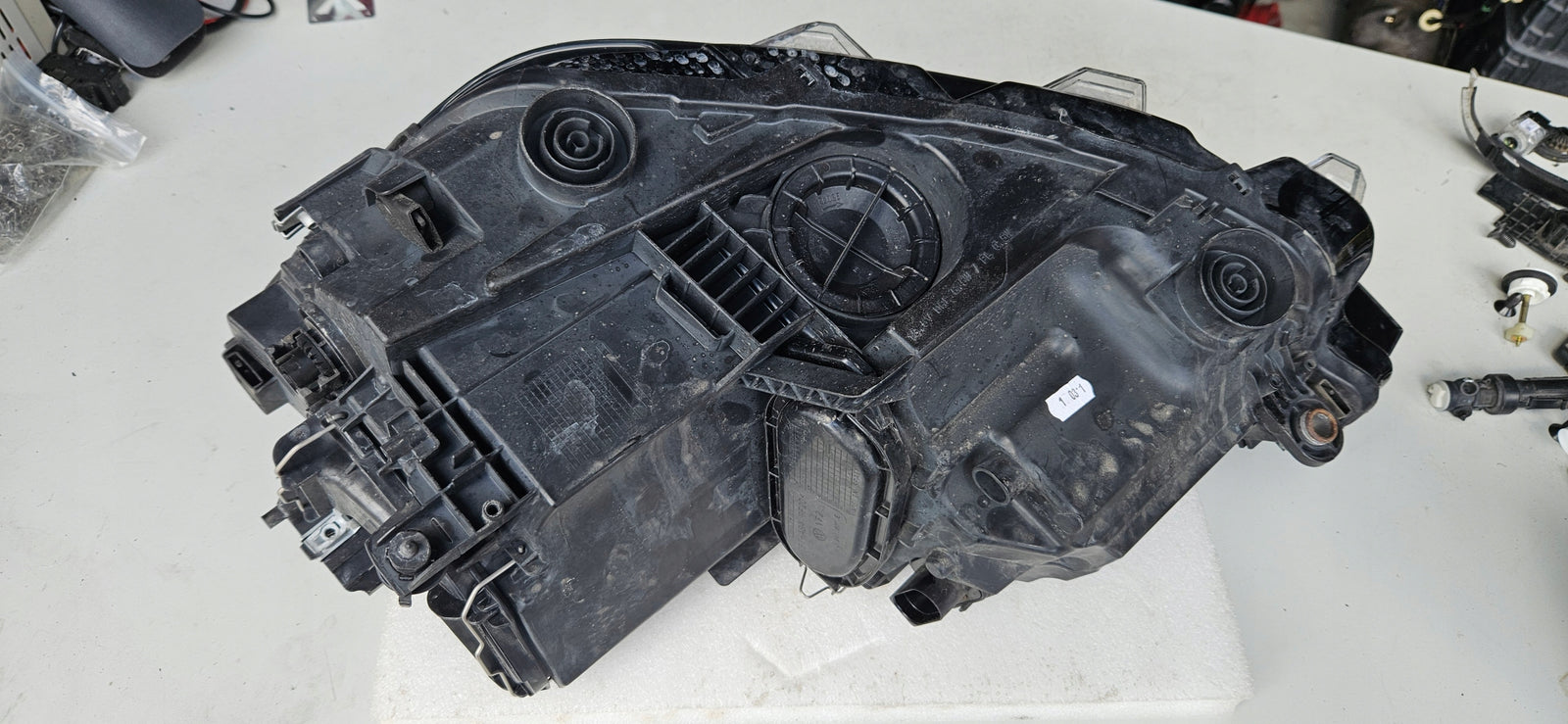 Pr reflektor LED Vw Sportsvan 517941006D 2019r demontaż