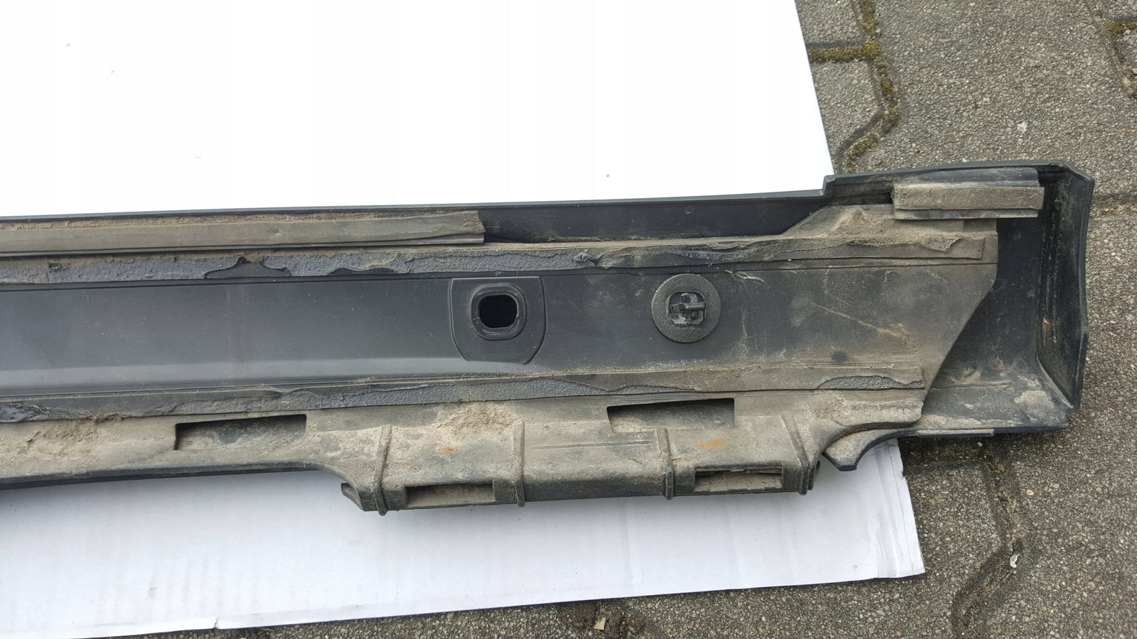 Listwa progowa lewa strona AUDI A4 (B9) ALLROAD 8W9853859J demontaż