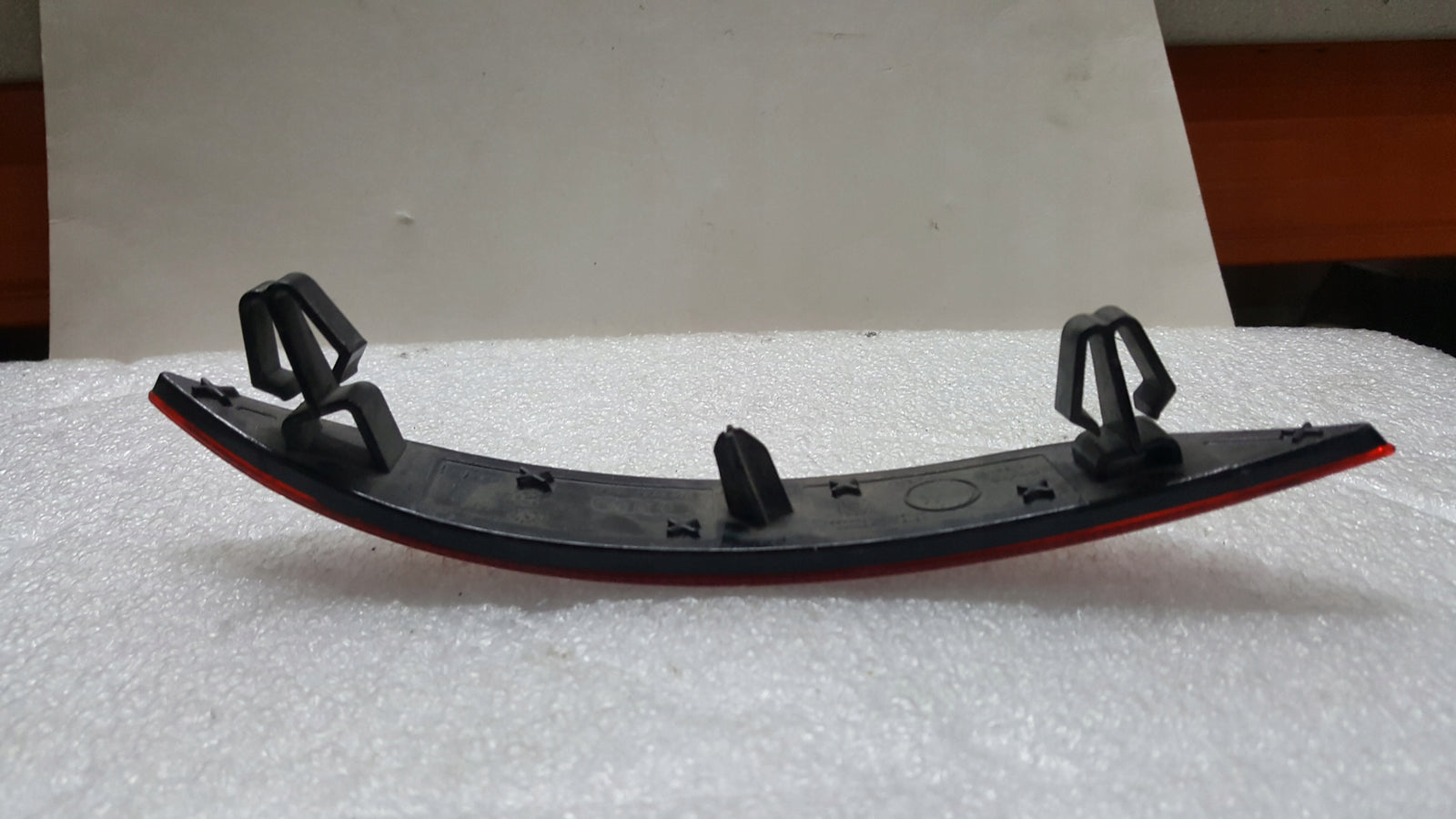 Odblask zderzaka tylnego lewa strona AUDI A3 8V0945105 demontaż