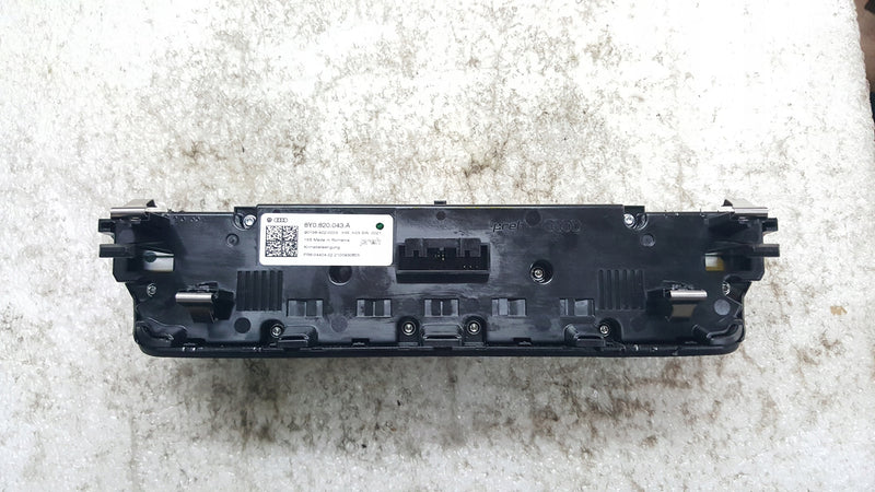 Panel klimatyzacji AUDI A3 8Y0820043A demontaż