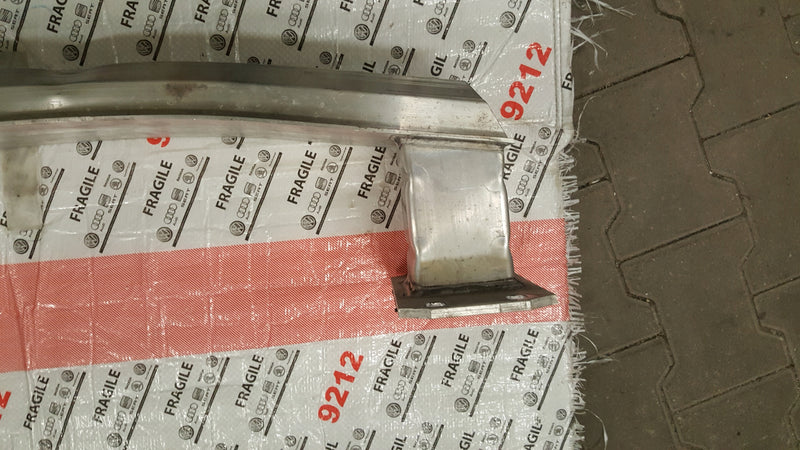 BELKA ZDERZAKA TYŁ WZMOCNIENIE AUDI E-TRON 4KE 4KE807309D 4KE807669A