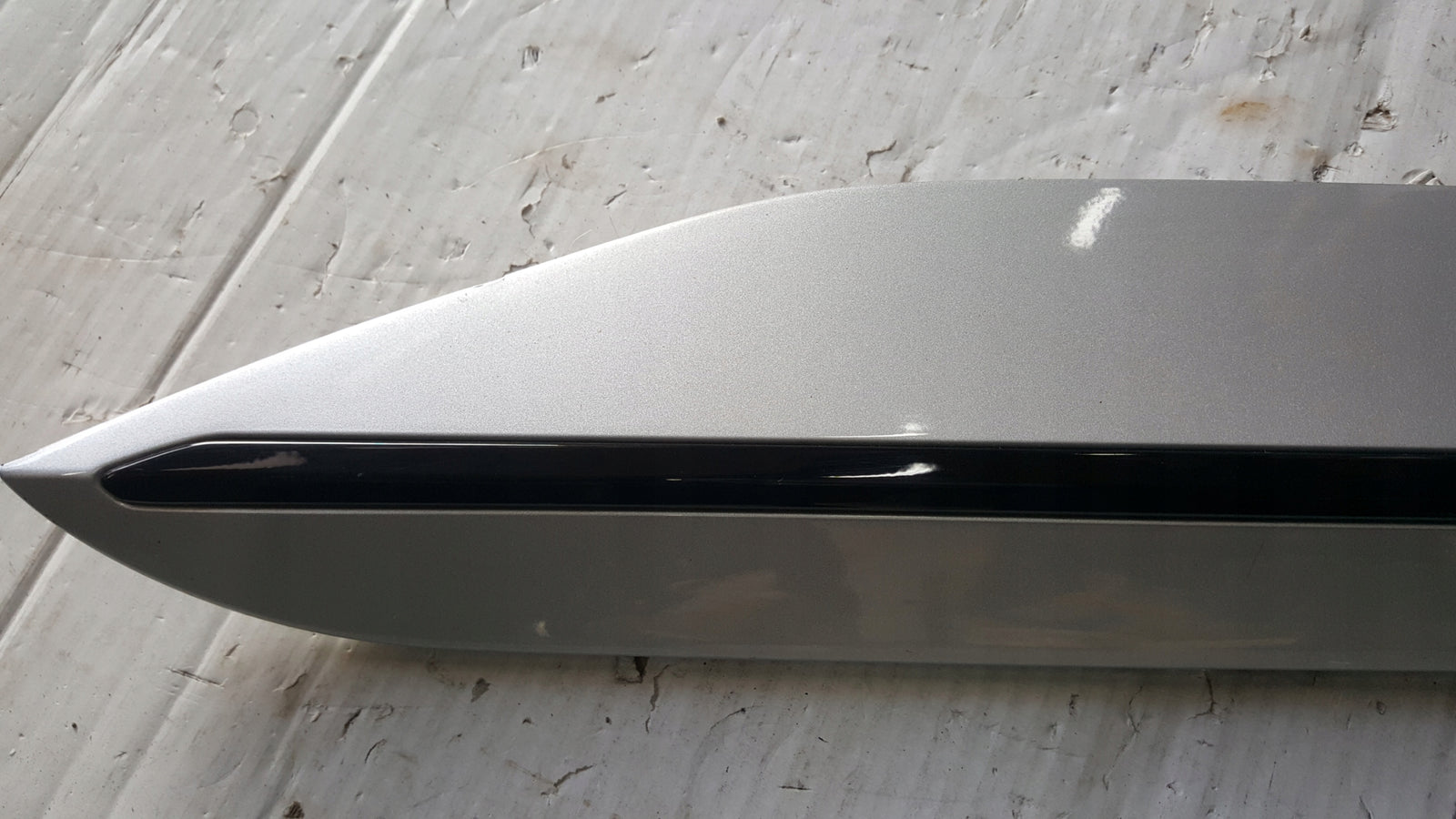 Listwa drzwi prawy tył SKODA SUPERB 3V0854950 demontaż