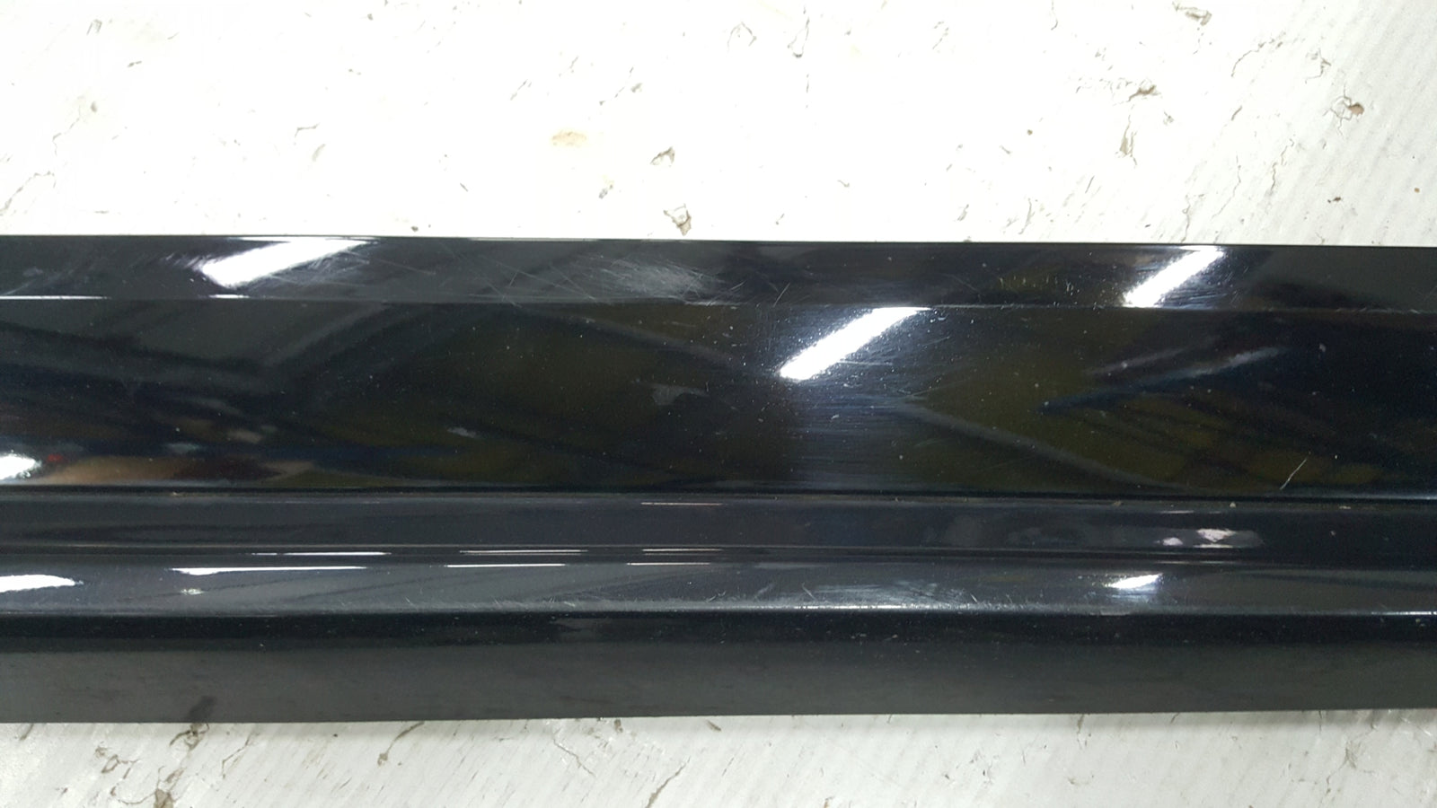 Listwa drzwi prawy przód AUDI Q5 80A853960A demontaż