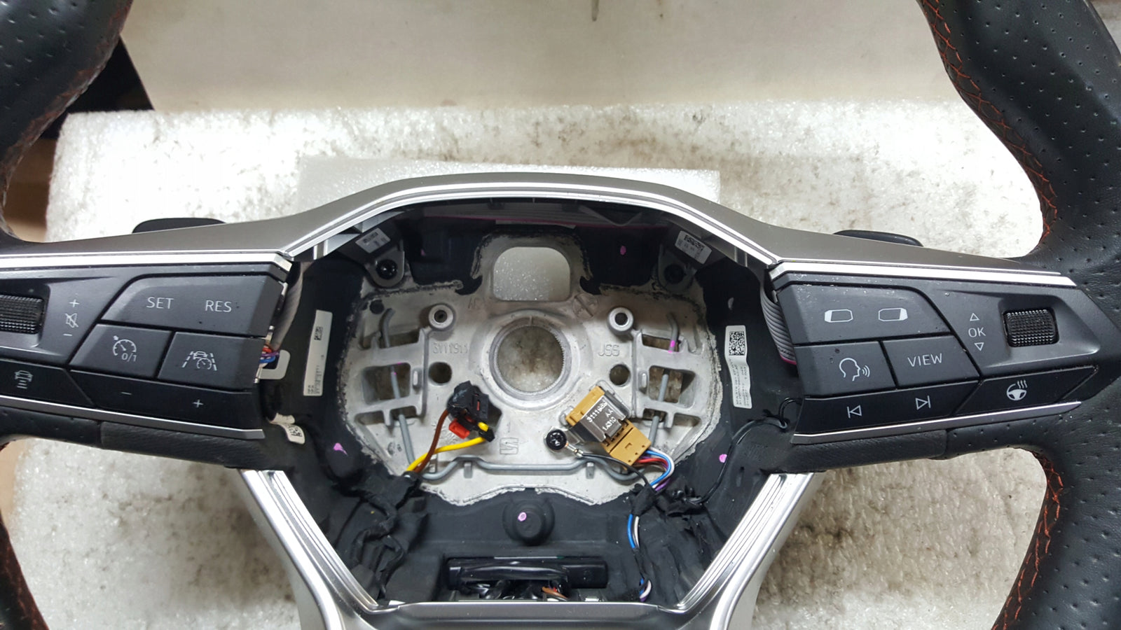 SEAT LEON IV 4 FR KIEROWNICA SKÓRZANA GRZANA ŁOPATKI 5FA419091EP