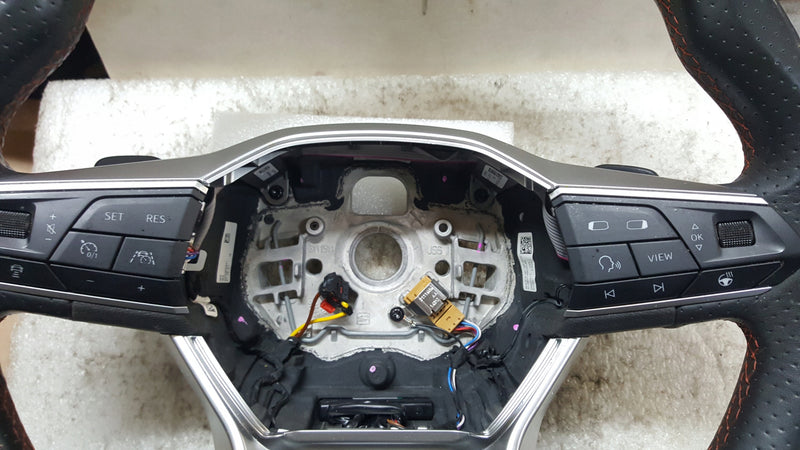 SEAT LEON IV 4 FR KIEROWNICA SKÓRZANA GRZANA ŁOPATKI 5FA419091EP