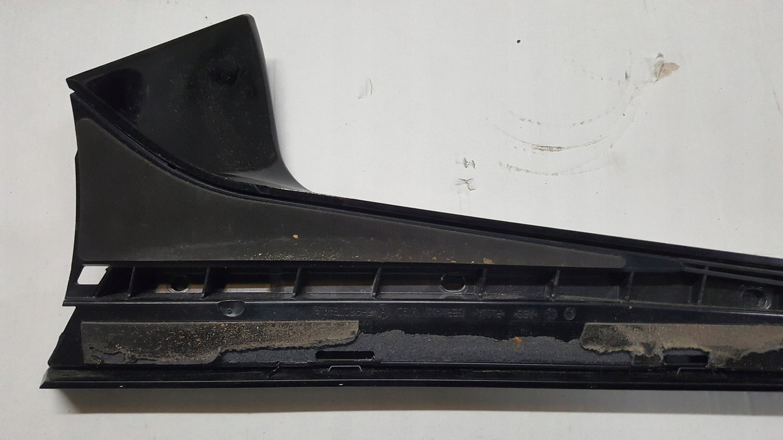 Listwa spoiler klapy bagażnika prawa strona VW GOLF VIII 5H9827940A