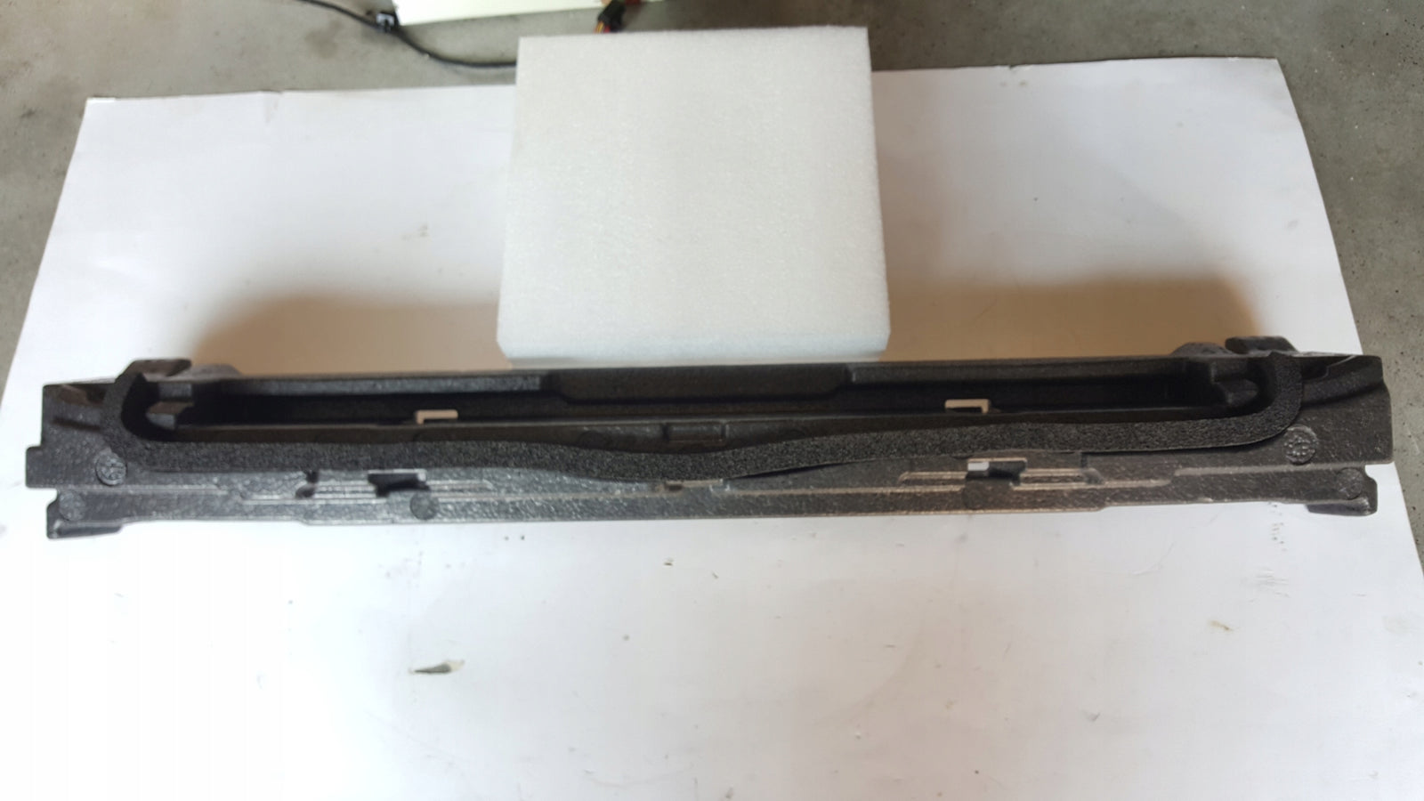 NOWY ORYGINALNY absorber zderzaka przedniego SKODA KAMIQ SCALA 658807248A