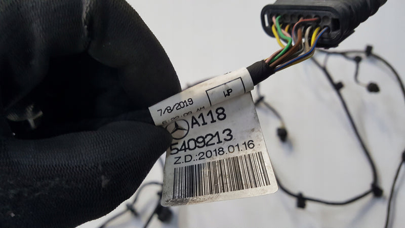 Instalacja czujników PDC zderzaka przedniego MERCEDES CLA W118 A1185409213