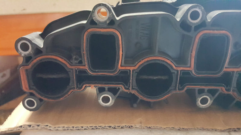 Kolektor ssący VW AUDI SEAT SKODA 2.0 TDI 03L129711AG 03L129086 V 120