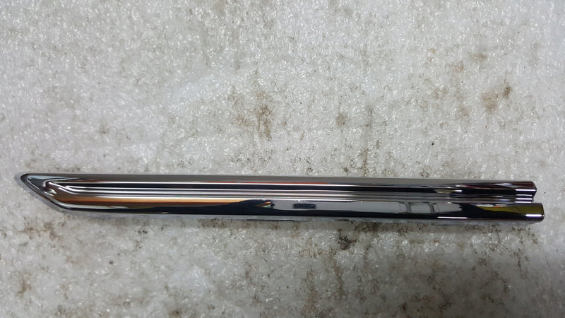 Chrom zaślepki grilla przód VW ARTEON 3G8853460A demontaż