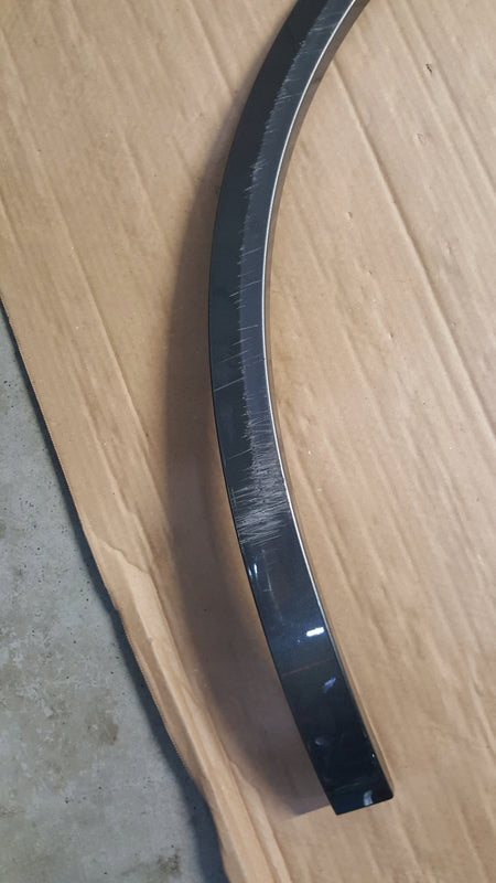VW TOUAREG III 18R- LISTWA BŁOTNIKA PRAWA TYŁ 760853818C