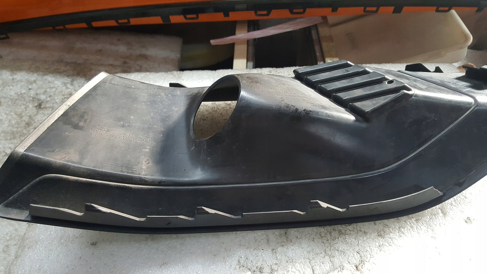 AUDI A4 B9 S-LINE KRATKA ATRAPA ZDERZAKA LEWA 8W0807681AJ
