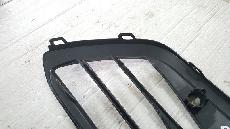 Kratka zderzaka lewy przód VW GOLF VIII 5H0853665J demontaż