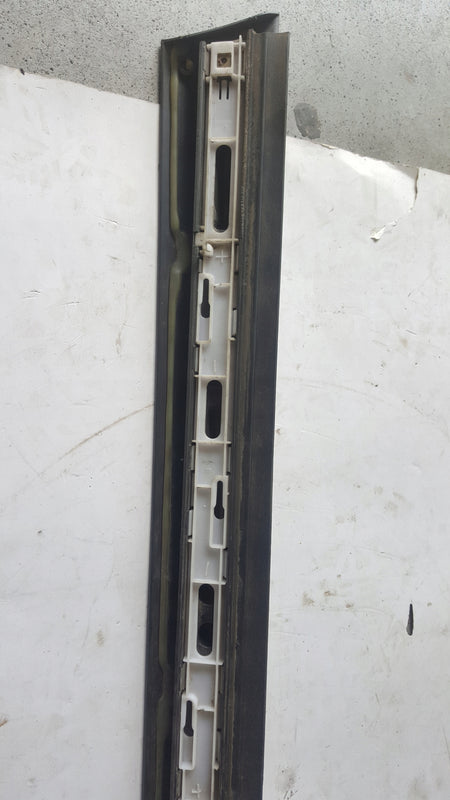 Listwa drzwi przednich prawa Audi A6 ALLROAD 4F0853960B