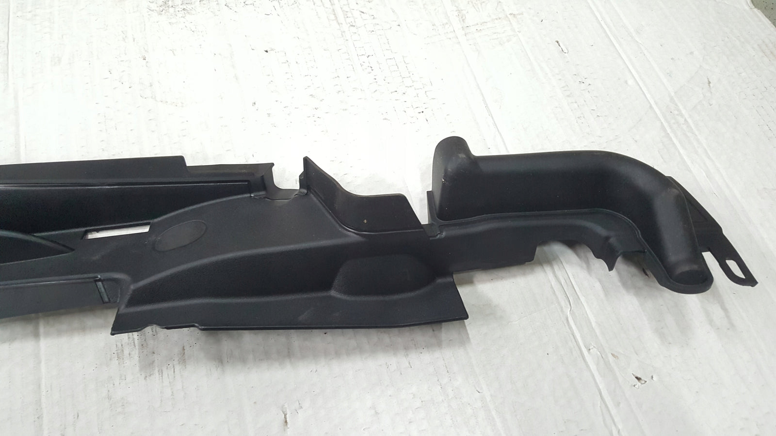 Nakładka błotnika prawy przód AUDI A4 B9 8W0821170
