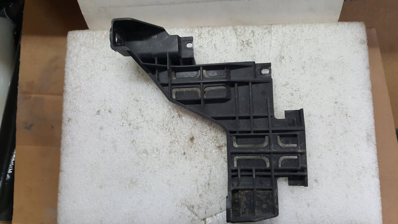 Audi Q5 I 8R 2012r 10007-17075 Ślizg lampy pod lampę prawy przód KOITO