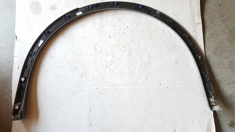 Listwa błotnika PR tył AUDI Q5 80A853818A demontaż