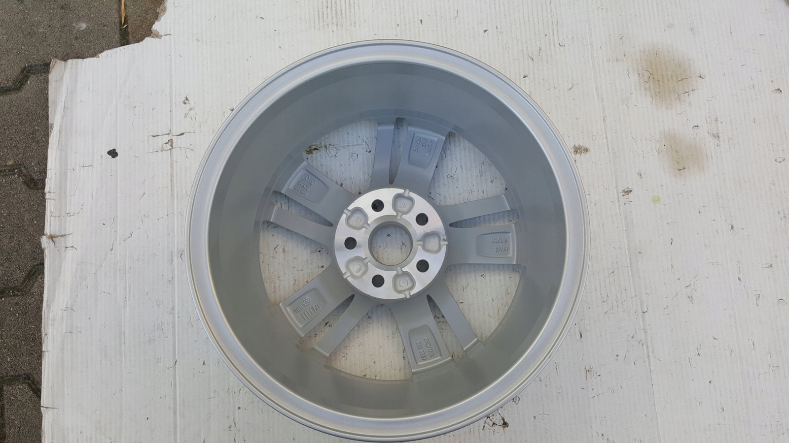 NOWA ORYGINALNA felga aluminiowa VW POLO 6Jx15 et 40 6R0601025AB