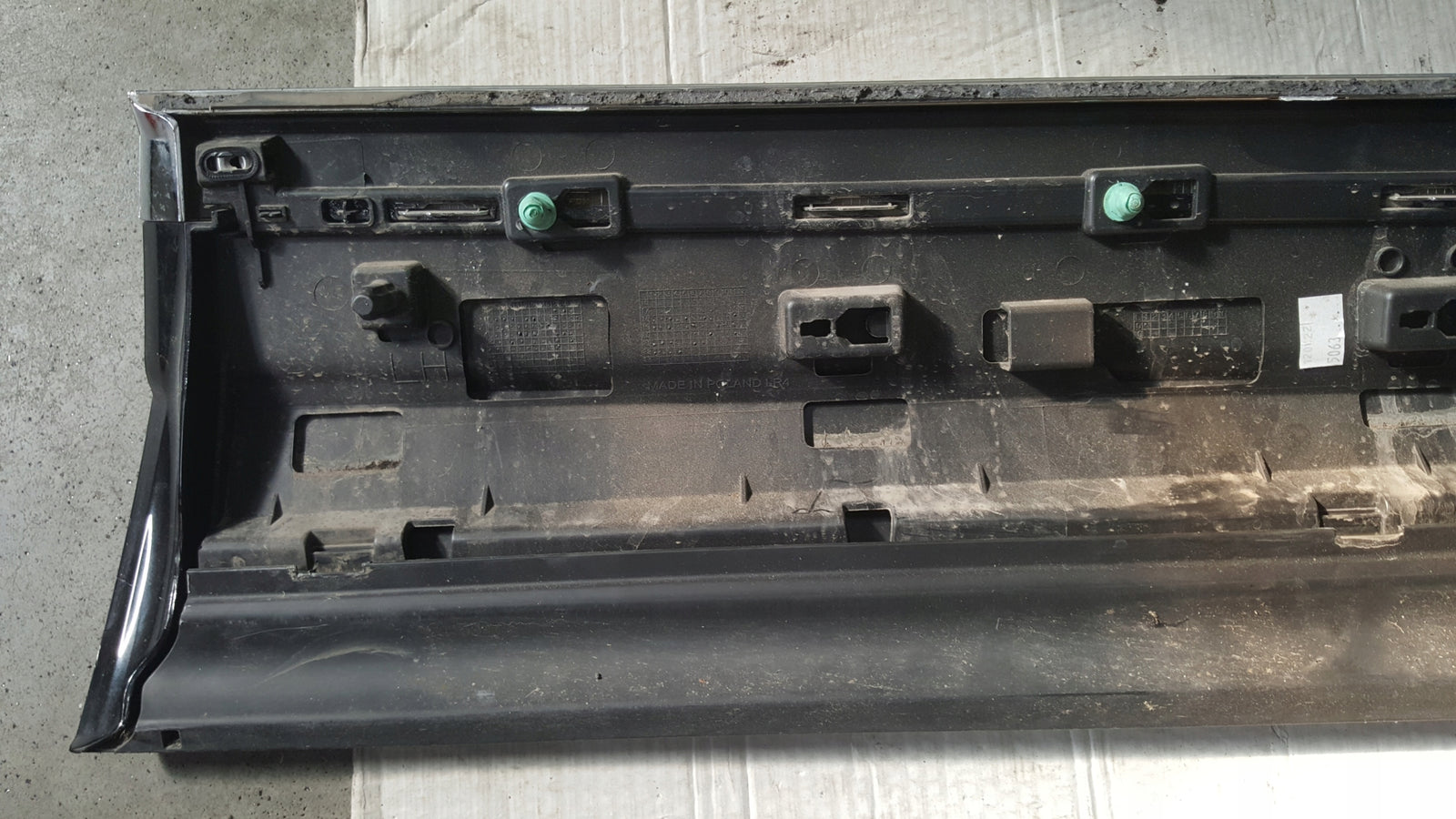 Listwa drzwi lewy przód VW TOUAREG III 760854939E