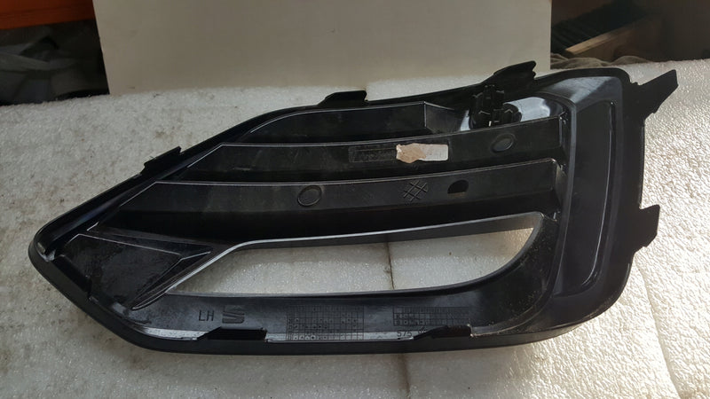 Kratka zderzaka lewy przód SEAT CUPRA ATECA 575853665T