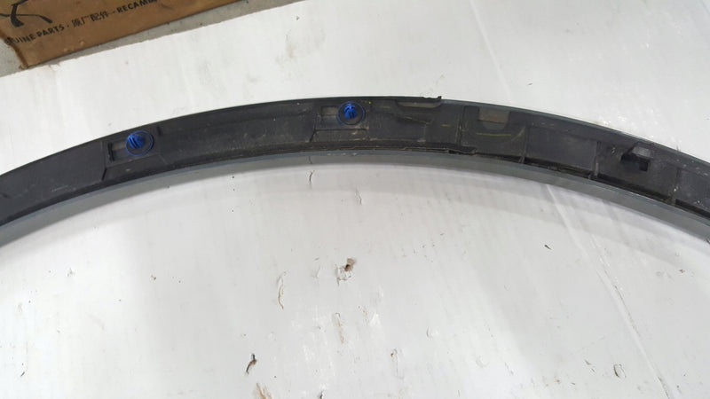 Listwa błotnika PR tył AUDI Q5 80A853818A demontaż