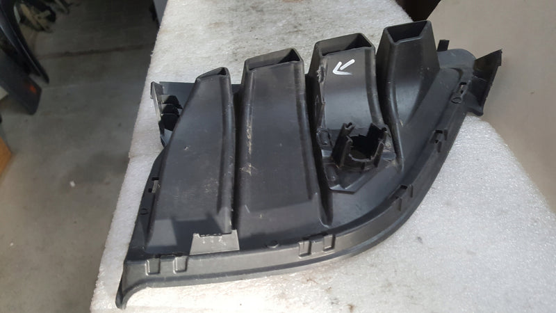 Kratka zderzaka prawy przód VW ID.4 11A807820 demontaż
