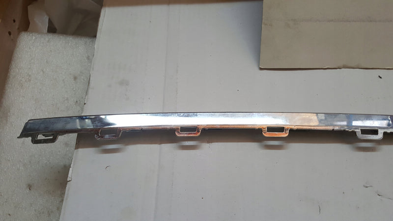 Listwa chrom zderzaka tylnego VW TOURAN 5TA853146 demontaż