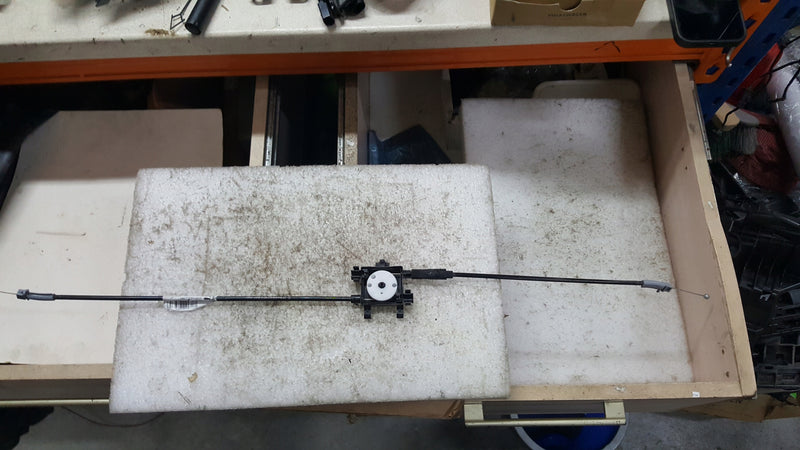 5H0823531E CIĘGNO ZAMKA POKRYWY_VOLKSWAGEN