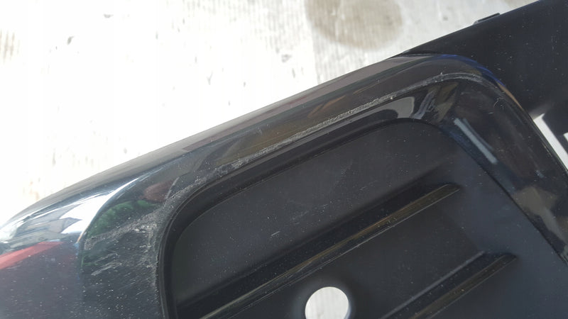 Kratka zderzaka przedniego prawa strona AUDI A8 (D5) 4N0807682 demontaż