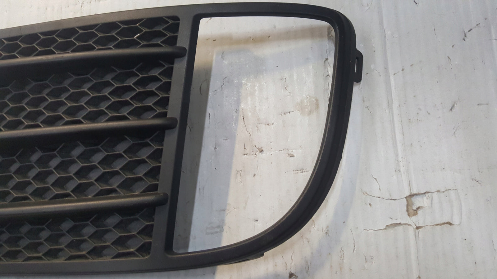 Kratka zderzaka lewy przód VW GOLF VI GTI 5K0853665C demontaż