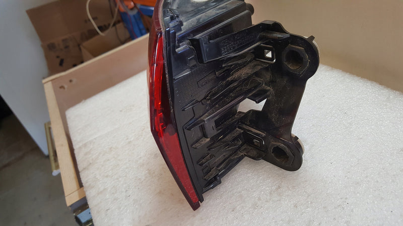 Lampa LED lewy tył AUDI A4 (B9) LIFT kombi 8W9945069AA demontaż